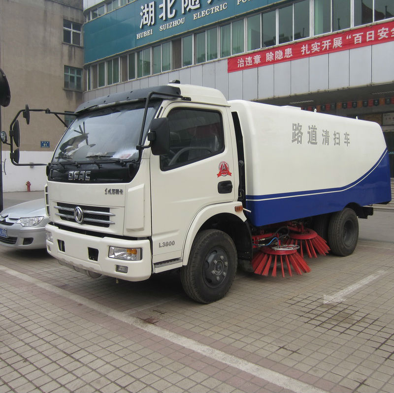 DFAC DLK 6ton Road Sweeping Truck for sale